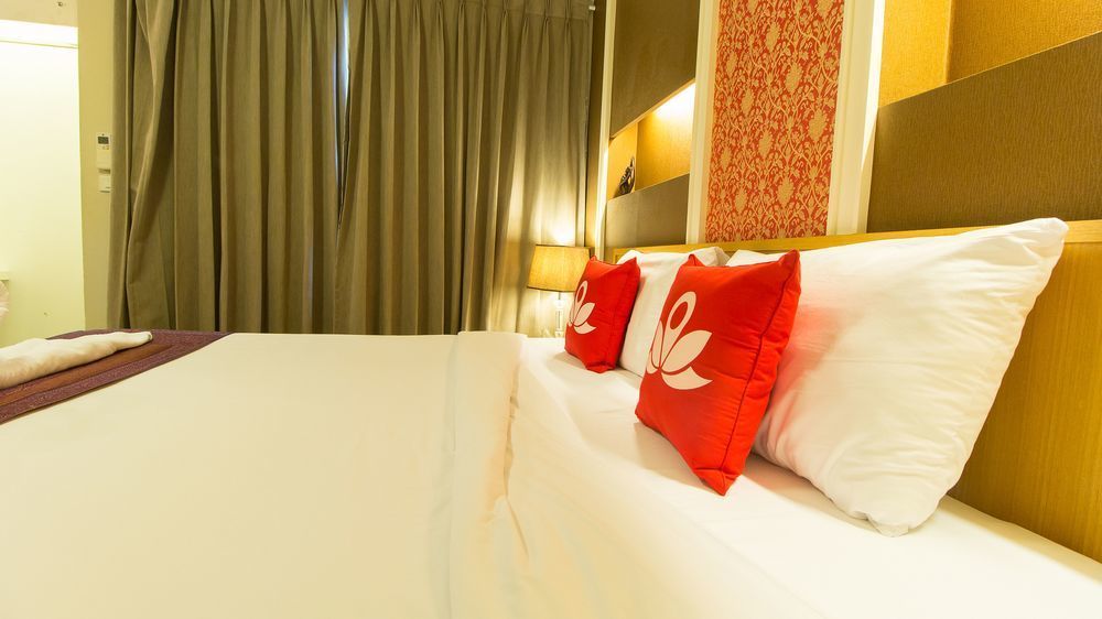 The Aim Sathorn Hotel Bangkok Exterior foto