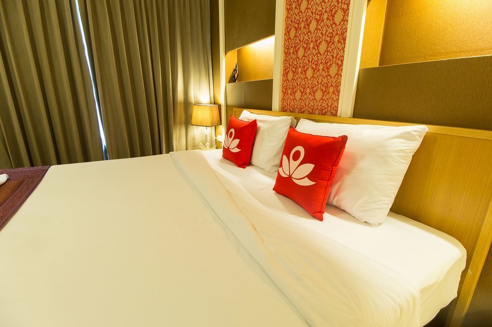 The Aim Sathorn Hotel Bangkok Exterior foto