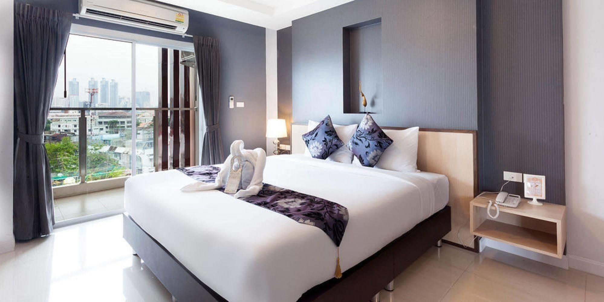The Aim Sathorn Hotel Bangkok Exterior foto